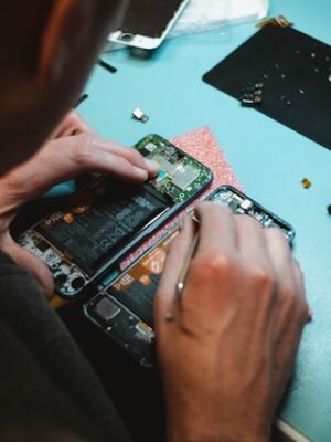Ремонт сотовых телефонов, скупка и продажа запчастей