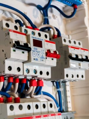 Услуги проверки заземления и поиска утечек тока на дому Услуги проверки заземления и поиска утечек тока на дому